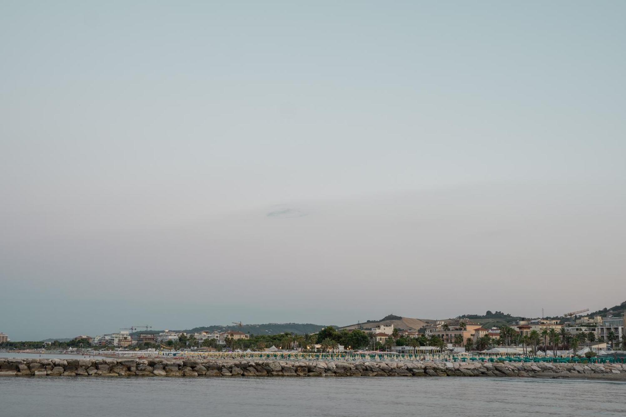 Palazzo Galileo Apartman San Benedetto del Tronto Kültér fotó