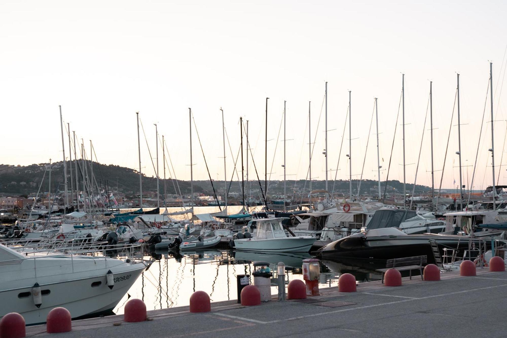 Palazzo Galileo Apartman San Benedetto del Tronto Kültér fotó